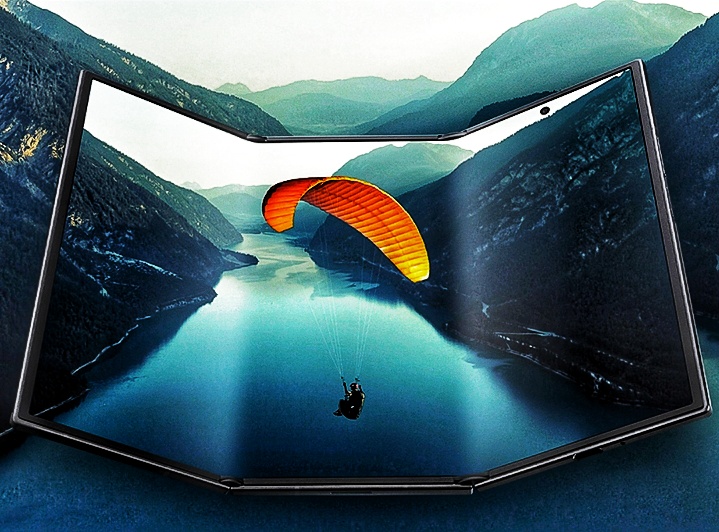 Samsung Galaxy z trifold showing curved big display 